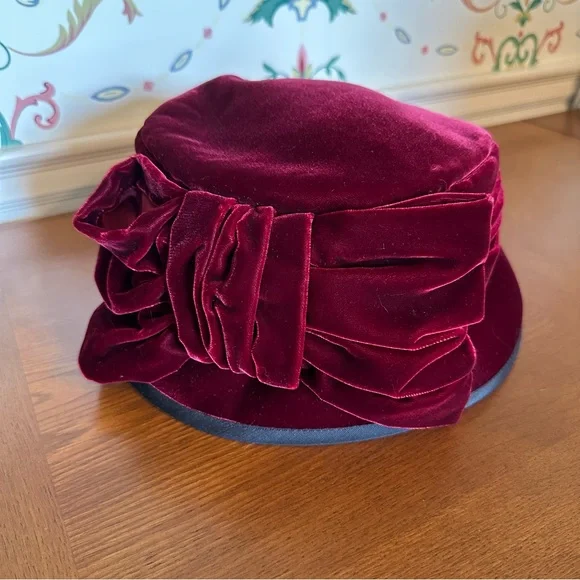 Stunning J Peterman Hat!! Swirls Hat - The J. Peterman Company main image 3